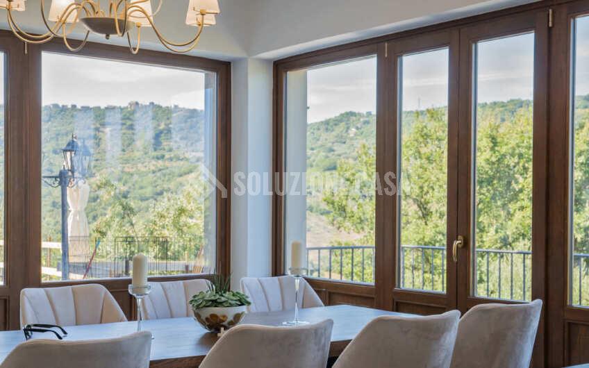 SC1405 Prestigiosa Villa panoramica con piscina a sfioro nel Cilento