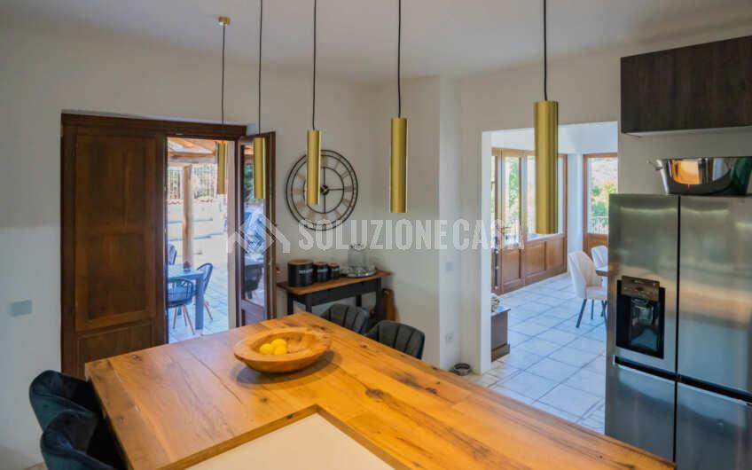 SC1405 Prestigiosa Villa panoramica con piscina a sfioro nel Cilento