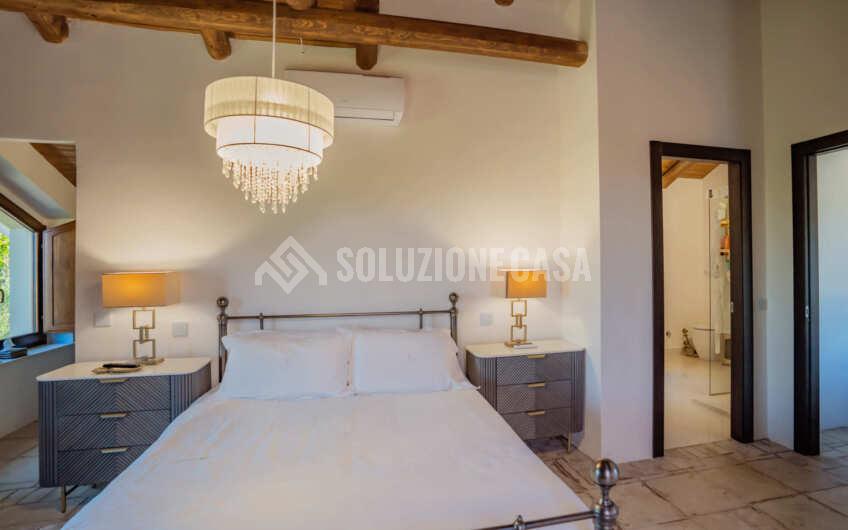 SC1405 Prestigiosa Villa panoramica con piscina a sfioro nel Cilento