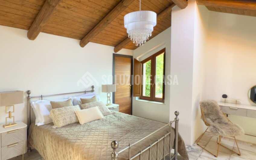 SC1405 Prestigiosa Villa panoramica con piscina a sfioro nel Cilento