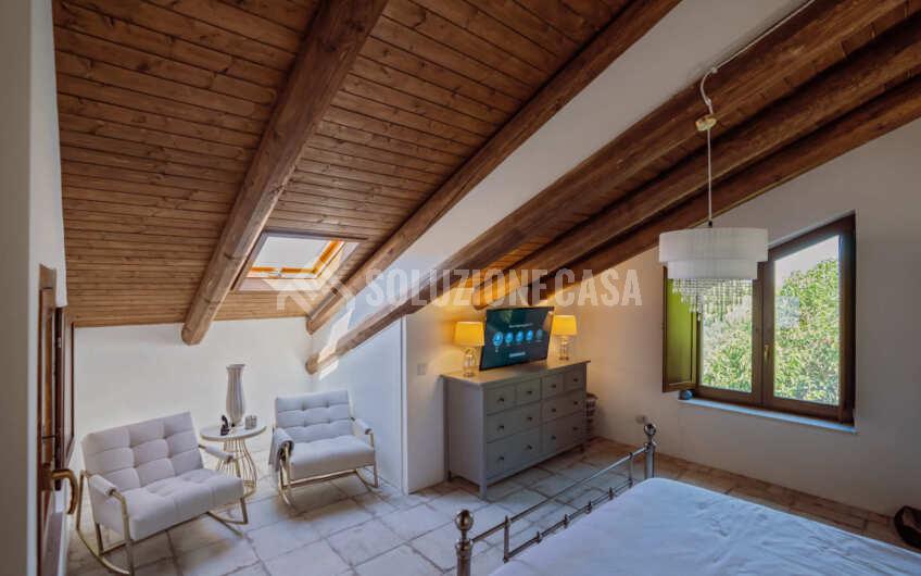 SC1405 Prestigiosa Villa panoramica con piscina a sfioro nel Cilento