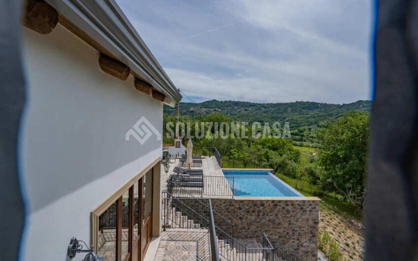 SC1405 Prestigiosa Villa panoramica con piscina a sfioro nel Cilento