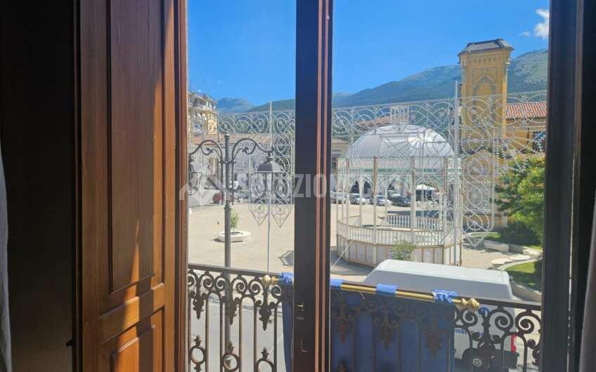SCD1354/a Appartamento in palazzo storico a Piazza Plebiscito di Sapri