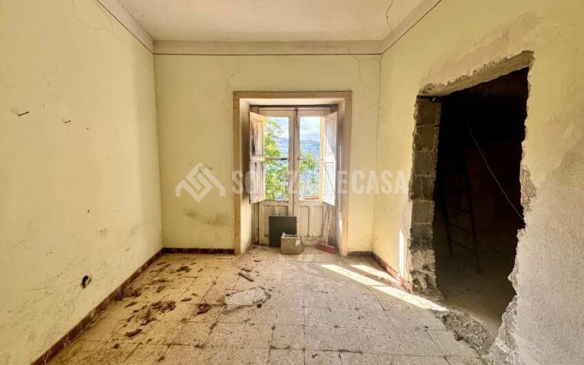 SC786 Appartamento da ristrutturare nel borgo di Ostigliano, Perito