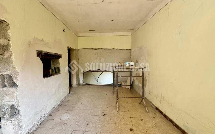 SC786 Appartamento da ristrutturare nel borgo di Ostigliano, Perito