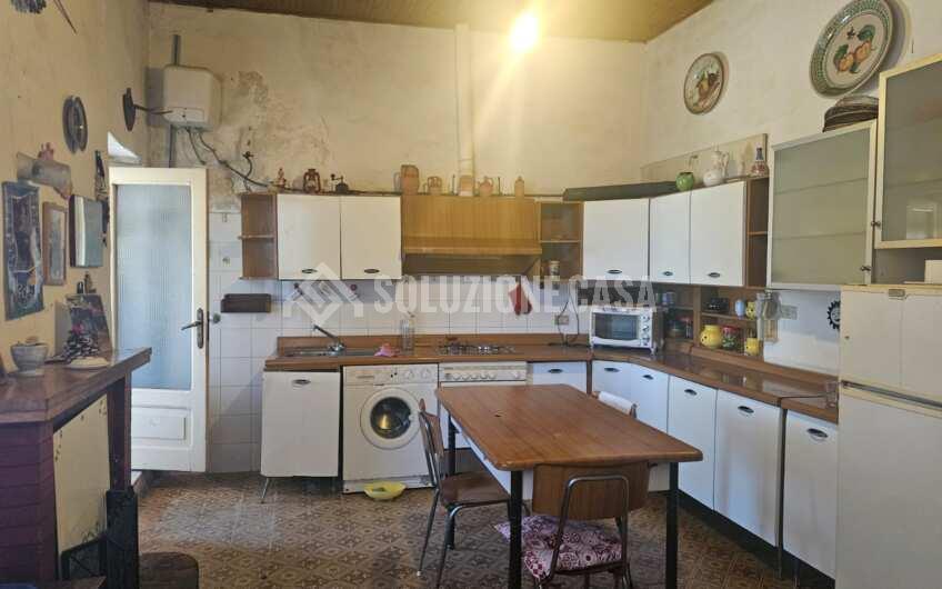 SCD1354/a Appartamento in palazzo storico a Piazza Plebiscito di Sapri